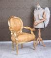 ekskluzywny złoty fotel w stylu barokowym