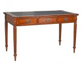 Eleganckie Biurko w Stylu Kolonialnym