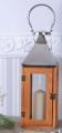 drewniany lampion w stylu rustykalnym