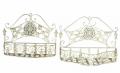 dwa ażurowe koszyki dekoracja ściany shabby chic