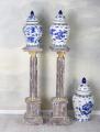 komplet dwóch marmurowych kolumn dekoracyjnych w stylu klasycznym