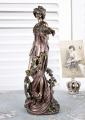 figura kobieta z winogronem styl secesyjny alfons mucha