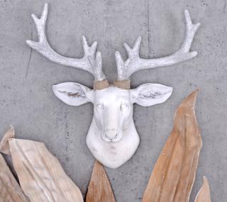 dekoracyjne poroże jelenia w stylu skandynawskim