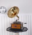 retro gramofon his masters voice mosiężna tuba
