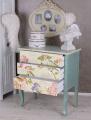 kolorowa komoda w stylu prowansalskim shabby chic