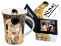 kubek gustav klimt pocałunek czarne tło