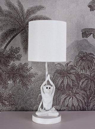 lampa figura małpki w pozycji lotosu biała 53 cm