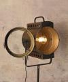 lampa podłogowa reflektor na statywie styl industrialny