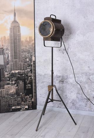 lampa podłogowa reflektor na statywie styl industrialny