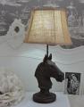 stylowa lampa z głową konia
