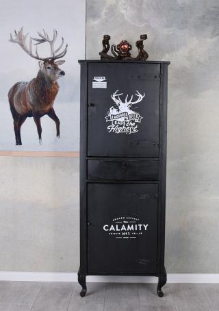 metalowa szafa czarna styl industrialny studio loft