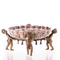 misa z figurami amorków styl barokowy porcelana i brąz