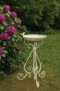 Białe Poidełko Figura Ptaszka Dekoracja Ogrodowa Shabby Chic
