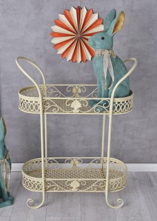dwupoziomowy kwietnik w stylu shabby chic