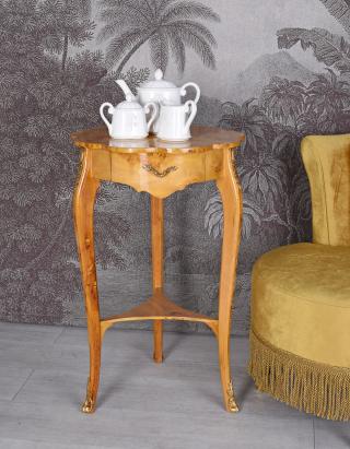 stolik na wysokich nóżkach meble barokowe