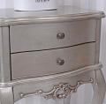 srebrna szafka nocna w stylu rokoko