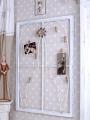 skrzydła pamięci w okiennej ramie styl shabby chic