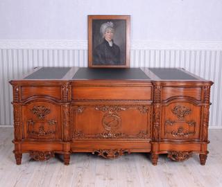 ogromne mahoniowe biurko w stylu angielskim