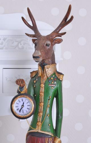 jeleń w mundurze fantastyczna figura z zegarkiem