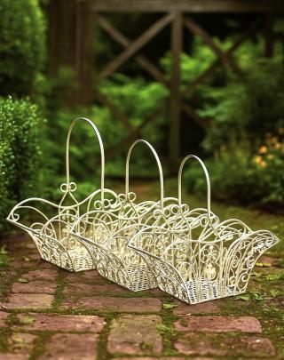 zestaw trzech koszy ogrodowych w stylu shabby chic