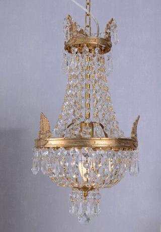 żyrandol z kryształkami w stylu biedermeier